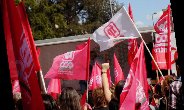Trabalhadores não docentes da E S Filipa de Lencastre protestam contra despedimentos