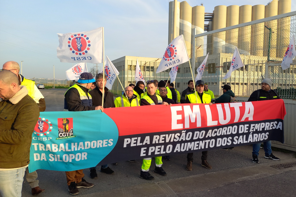 Trabalhadores da Silopor levaram a luta até ao Ministério das Finanças