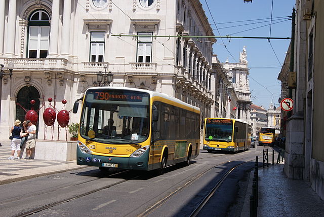 640px Bus